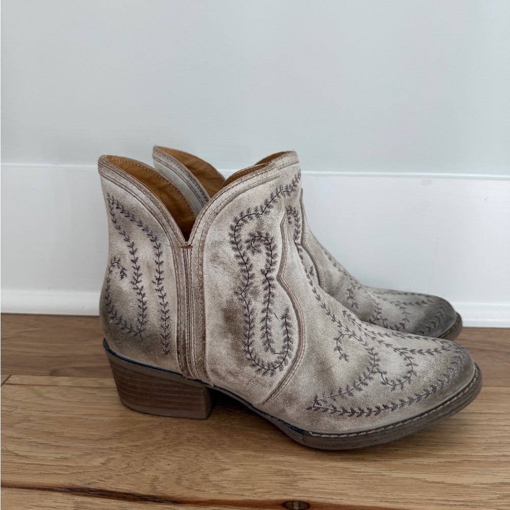 Sterling River | Sterling River Ankle Boots Western Leather White